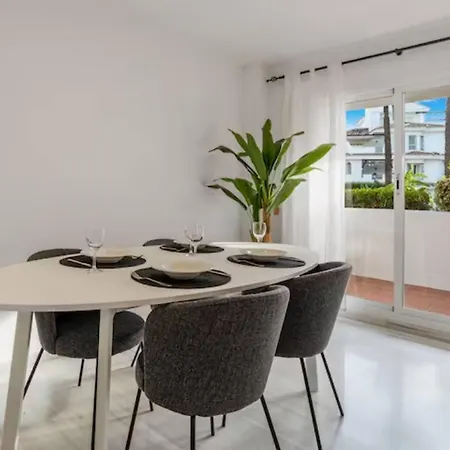 Magnifico Apto En Puerto Banus * Piscina * Parking *