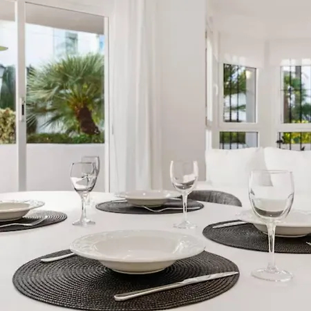 Magnifico Apto En Puerto Banus * Piscina * Parking マルベーリャ