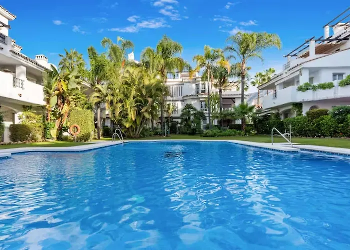 Magnifico Apto En Puerto Banus * Piscina * Parking *