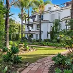 Magnifico Apto En Puerto Banus * Piscina * Parking Apartment *