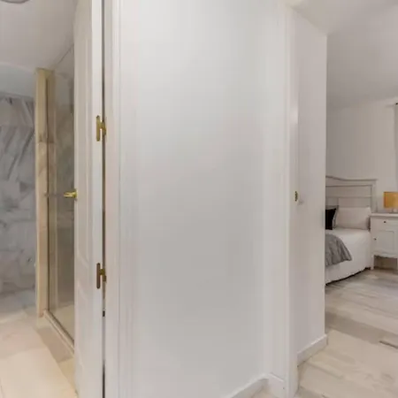 Magnifico Apto En Puerto Banus * Piscina * Parking Apartment