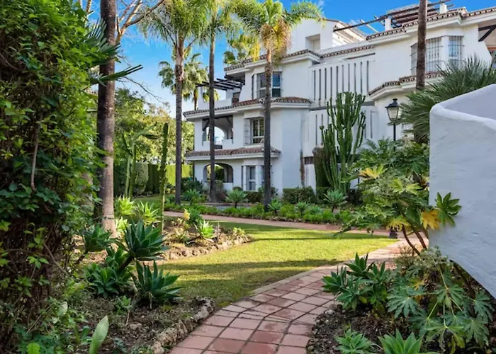 Magnifico Apto En Puerto Banus * Piscina * Parking Apartment *