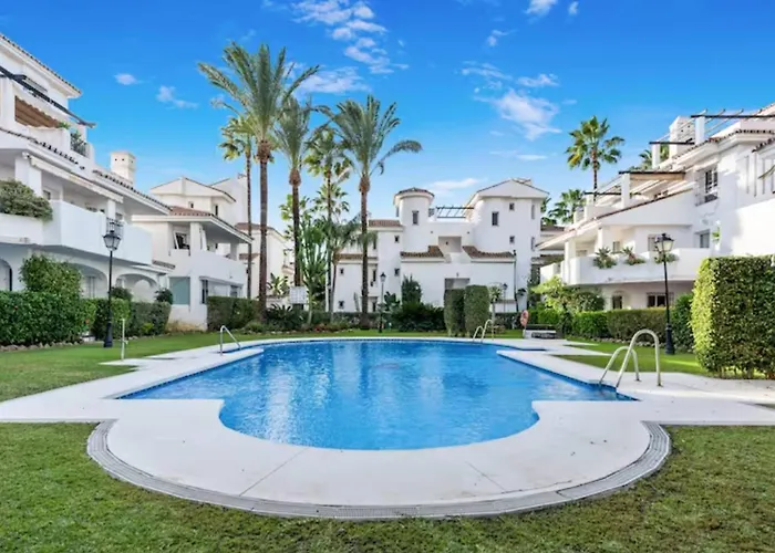 Magnifico Apto En Puerto Banus * Piscina * Parking شقة *